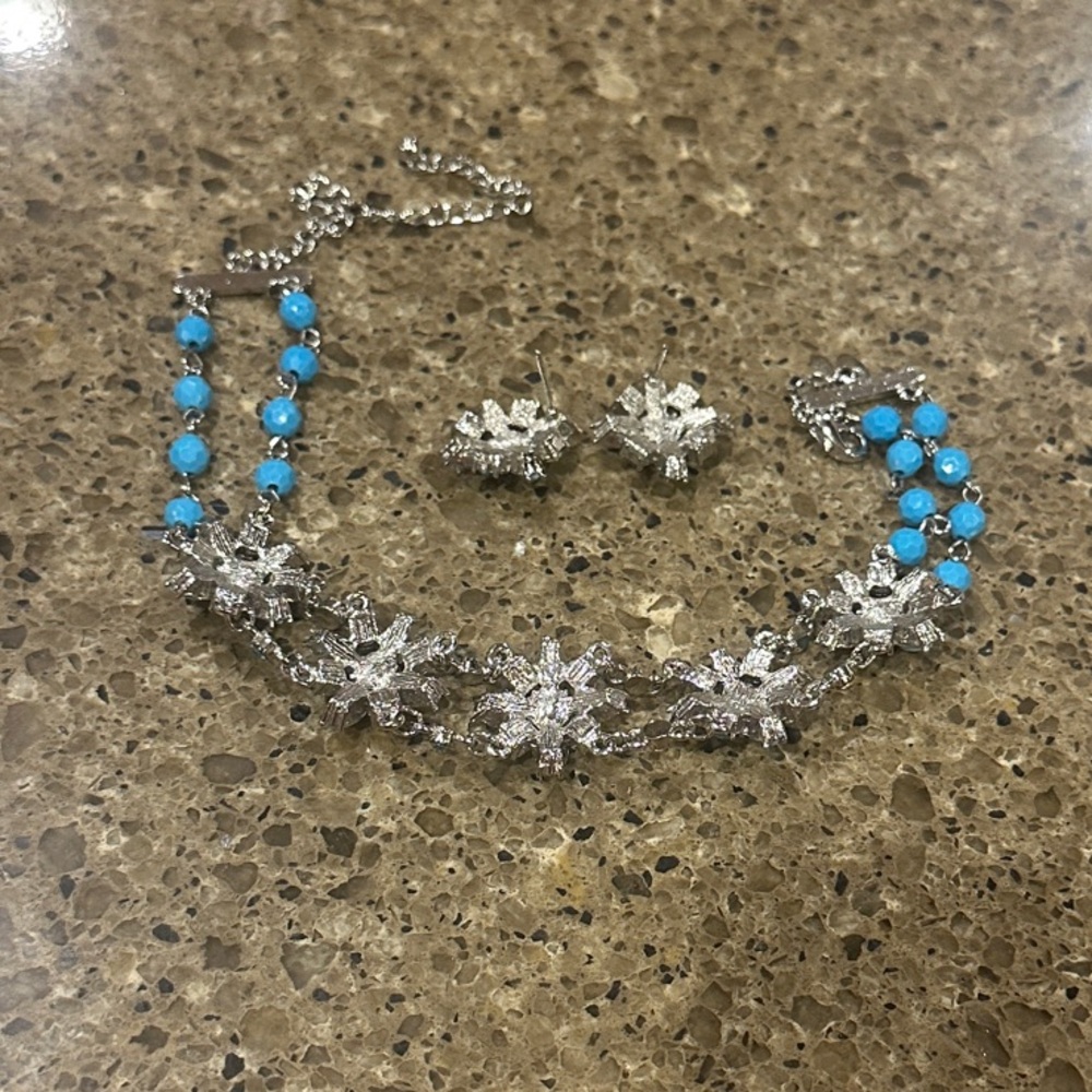 Vintage Turquoise Floral Necklace and Earring Set - Picture 3 of 5